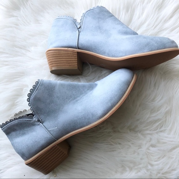 Shoes - Ankle Bootie